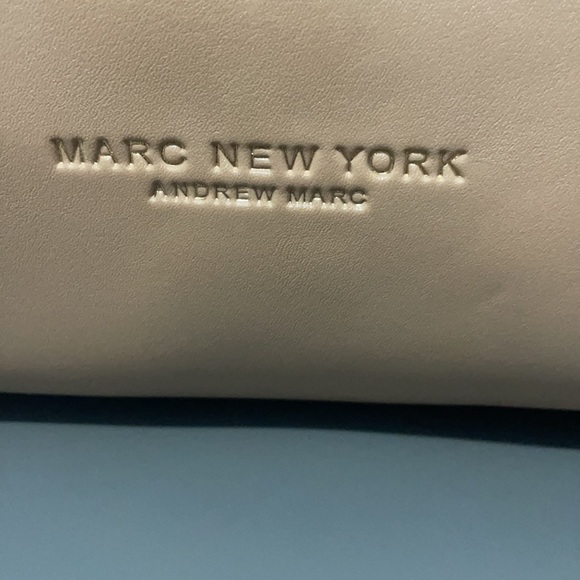 Marc NY purse with adjustable strap - Picture 2 of 10